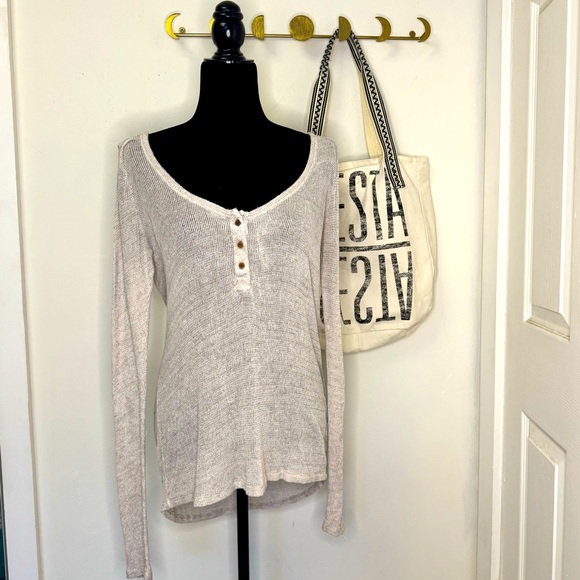Brandy Melville beige knit lightweight sweater - One size - Picture 1 of 4